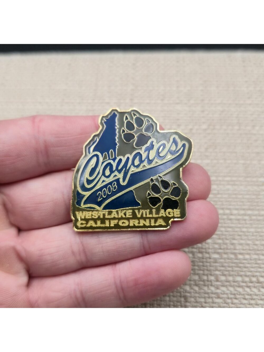 2008 Westlake Village California Coyotes Enamel Pin A8531